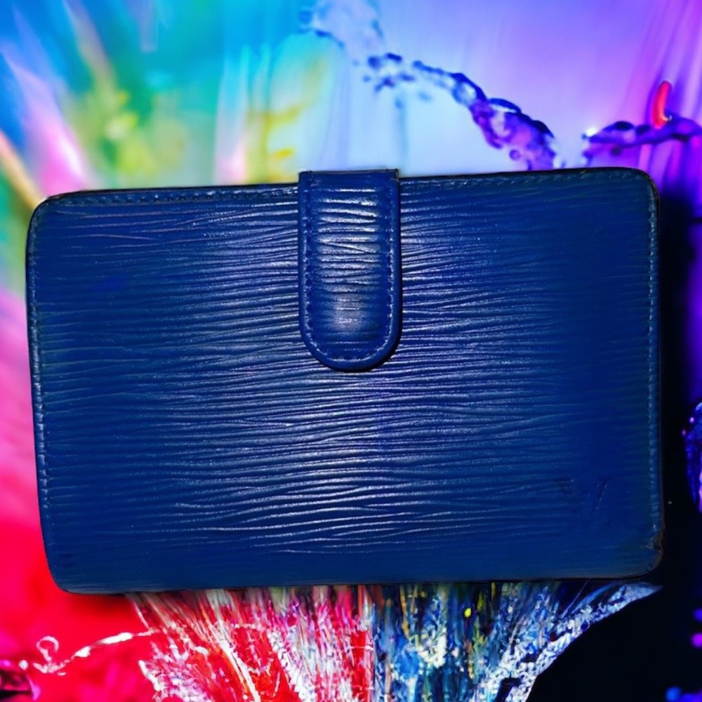 ⚫️⚫️AUTHENTIC LV EPI BLUE KISSLOCK WALLET -Preloved condition - all sales final